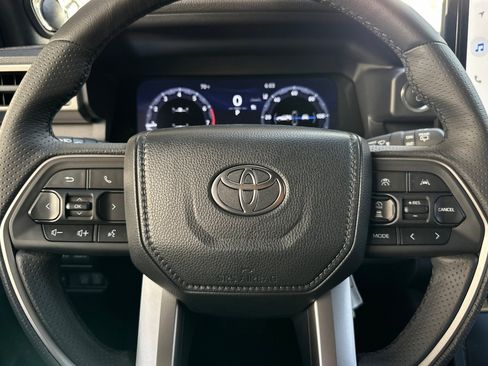 Certified 2025 Toyota 4Runner Trailhunter image 31