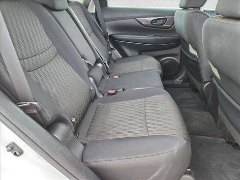 Used 2019 Nissan Rogue S FWD image 17