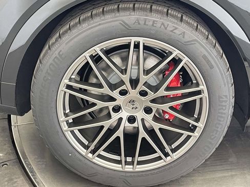 New 2025 Porsche Cayenne Turbo image 13