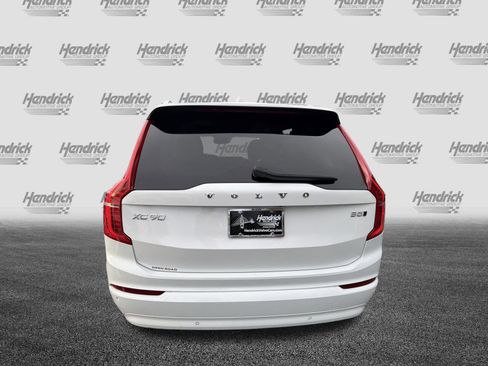 Certified 2023 Volvo XC90 B5 Core image 9