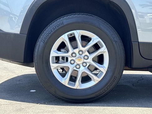 Used 2023 Chevrolet Traverse LS FWD image 32