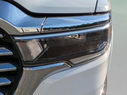 Used 2025 RAM 1500 Laramie image 30