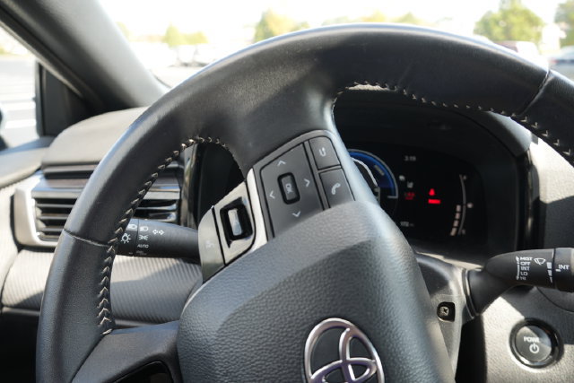 Used 2025 Toyota Camry SE FWD image 25