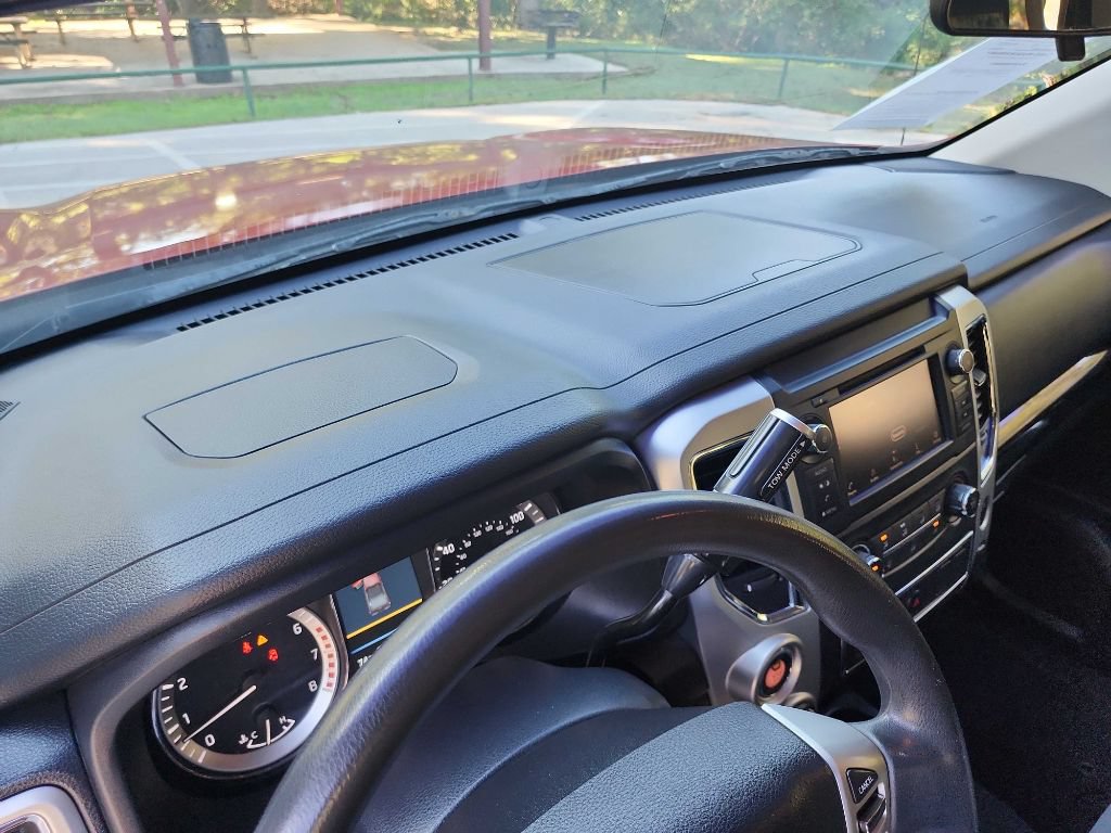 Used 2019 Nissan Titan SV AWD/4WD image 19