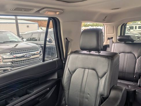 Used 2018 Ford Expedition Platinum AWD/4WD image 17