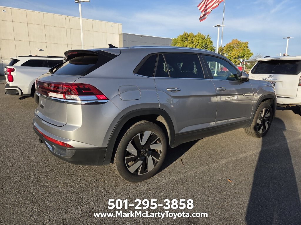 Used 2025 Volkswagen Atlas Cross Sport SE FWD image 4