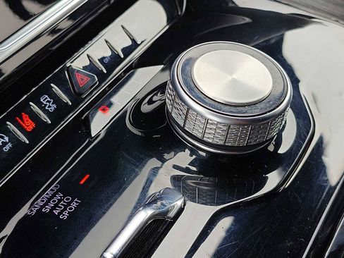 Used 2024 Jeep Wagoneer L Series II w/ Flexible Seating Group image 21