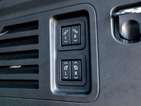 Certified 2025 Chevrolet Traverse High Country AWD/4WD image 35