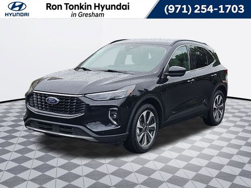 Used 2023 Ford Escape Platinum AWD/4WD image 1