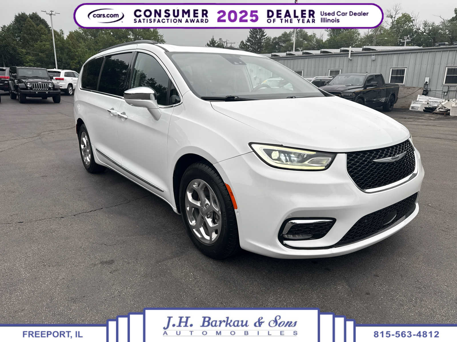Used 2022 Chrysler Pacifica Limited FWD image 1