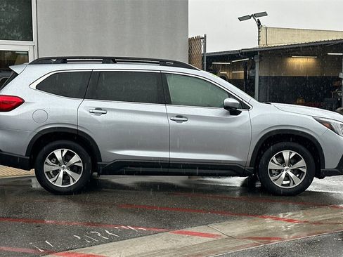 Certified 2024 Subaru Ascent Premium w/ Convenience Package image 3