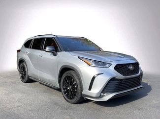 Used 2023 Toyota Highlander XSE video 2