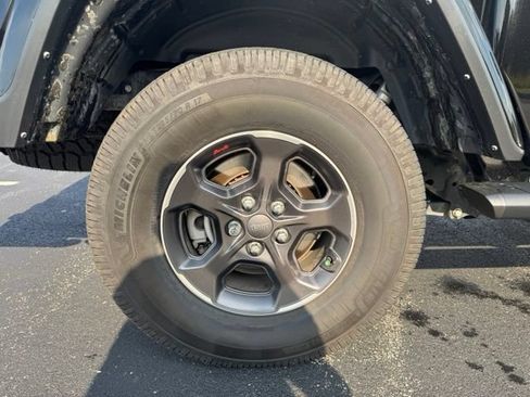 Used 2021 Jeep Gladiator Rubicon AWD/4WD image 10