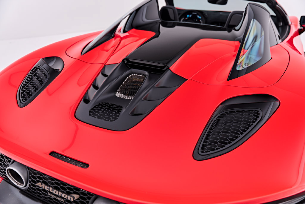Used 2025 McLaren Artura Spider RWD image 36