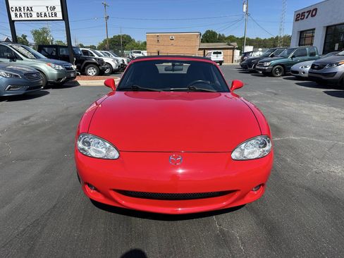 Used 2005 MAZDA MX-5 Miata w/ Convenience Pkg RWD image 2