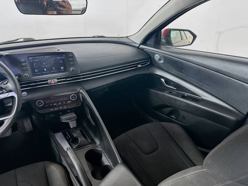 Used 2022 Hyundai Elantra SEL FWD image 25