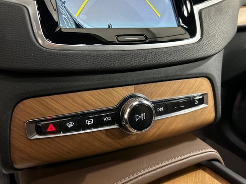 Certified 2023 Volvo XC90 T8 Plus w/ Protection Package AWD/4WD image 18