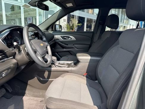 Certified 2023 Chevrolet Traverse LT FWD image 9