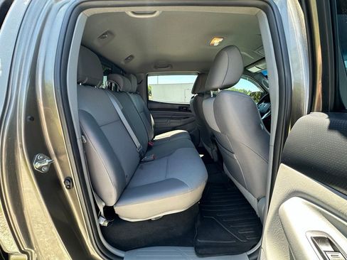 Used 2015 Toyota Tacoma 4x4 Double Cab w/ TRD Off-Road Package image 13