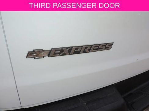 Used 2018 Chevrolet Express 3500 LT w/ LT Preferred Equipment Group RWD image 11