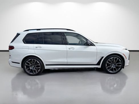 New 2026 BMW X7 M60i image 2