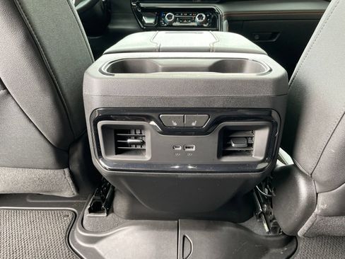 Used 2024 GMC Sierra 2500 AT4 w/ AT4 Premium Plus Package AWD/4WD image 36