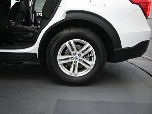 Certified 2021 Ford Explorer XLT image 24