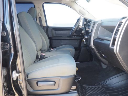 Used 2014 RAM 2500 Tradesman w/ Chrome Appearance Group image 11