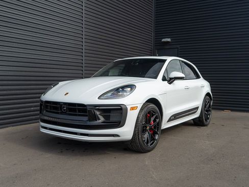 New 2026 Porsche Macan GTS image 1