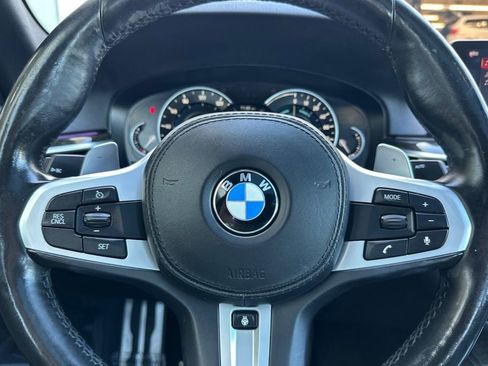 Used 2019 BMW 530e w/ M Sport Package image 25