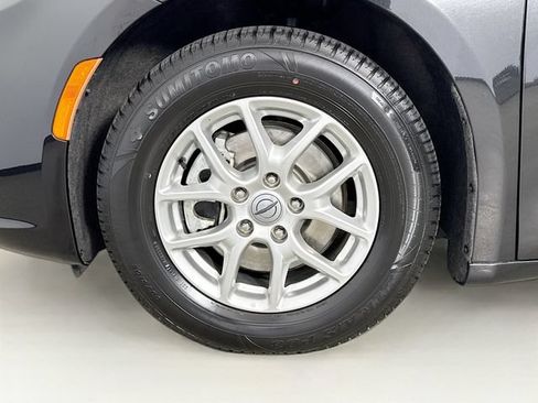 Used 2023 Chrysler Pacifica Touring-L FWD image 31