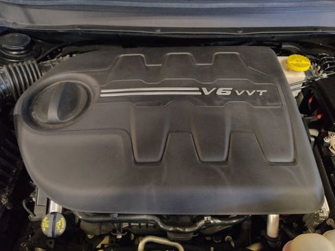 Used 2020 Jeep Cherokee Trailhawk w/ Cold Weather Group AWD/4WD image 30