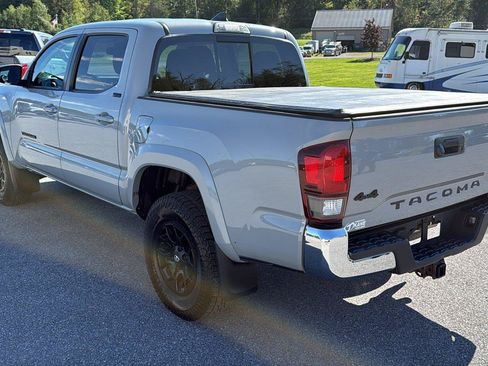 Used 2019 Toyota Tacoma SR5 AWD/4WD image 4