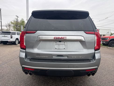 Used 2023 GMC Yukon XL Denali AWD/4WD image 9