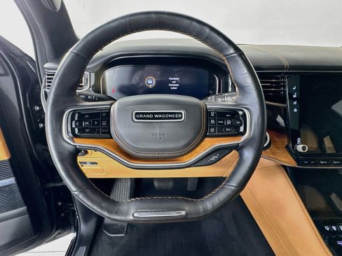 Used 2022 Jeep Grand Wagoneer Series III w/ Rear Seat Video Group 1 AWD/4WD image 11