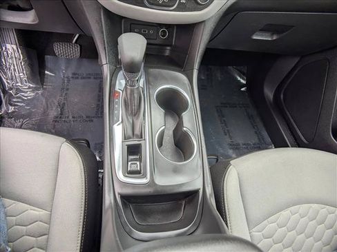 Used 2021 Chevrolet Equinox LS FWD image 12