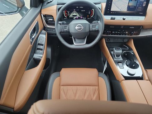 New 2026 Nissan Rogue Platinum image 18