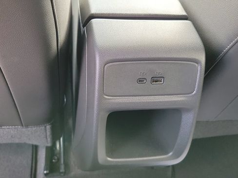 Used 2025 Chevrolet Trax LT w/ LT Convenience Package FWD image 32
