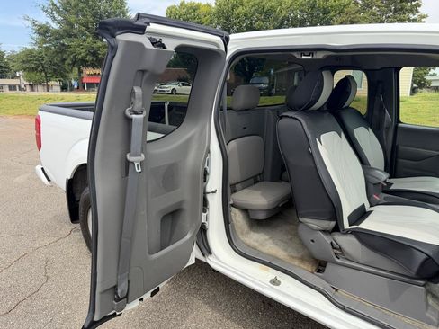 Used 2018 Nissan Frontier S RWD image 17