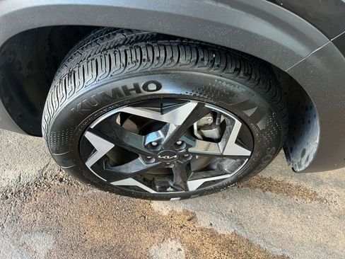 Used 2025 Kia Seltos S image 30