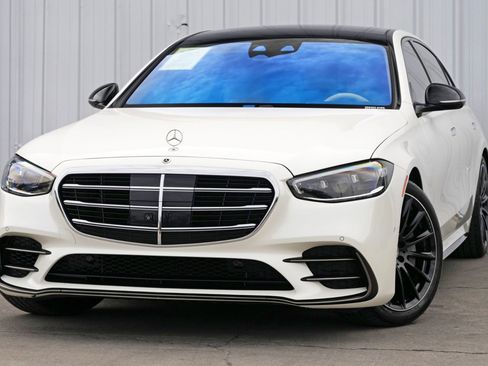 Used 2023 Mercedes-Benz S 580 4MATIC Sedan image 3