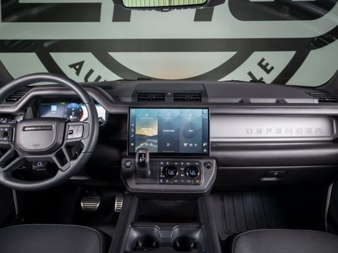 Used 2026 Land Rover Defender 110 OCTA AWD/4WD image 3