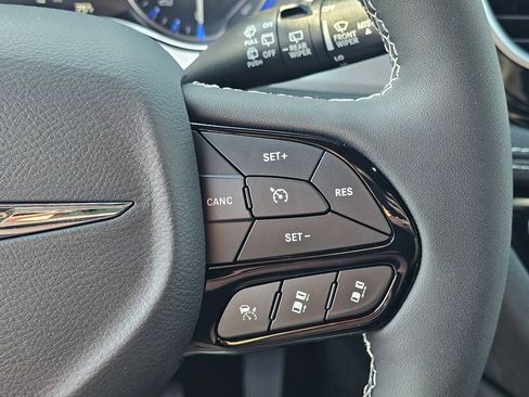 New 2026 Chrysler Pacifica Limited w/ S Appearance Package image 17