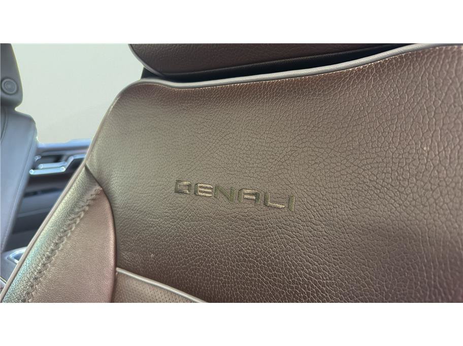 Used 2024 GMC Sierra 2500 Denali w/ Technology Package AWD/4WD image 18