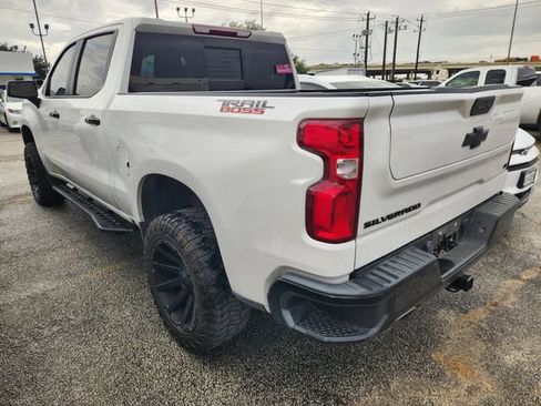 Used 2021 Chevrolet Silverado 1500 LT Trail Boss w/ Convenience Package II AWD/4WD image 4