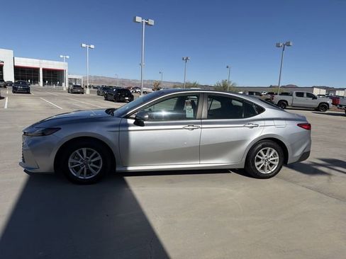 Used 2025 Toyota Camry LE image 8