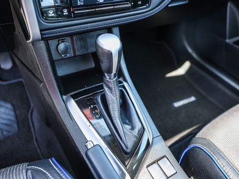 Used 2019 Toyota Corolla SE w/ SE Premium Package FWD image 12