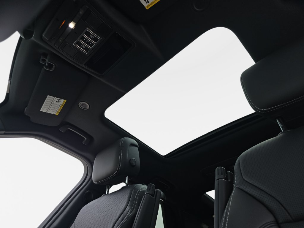 New 2026 Land Rover Discovery S AWD/4WD image 32