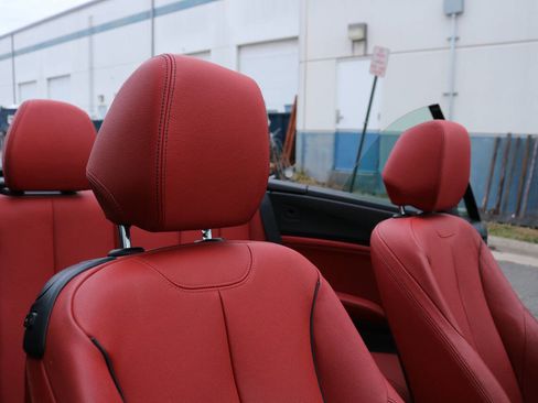 Used 2016 BMW M235i Convertible image 25