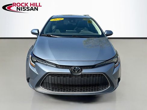 Used 2020 Toyota Corolla XLE image 2